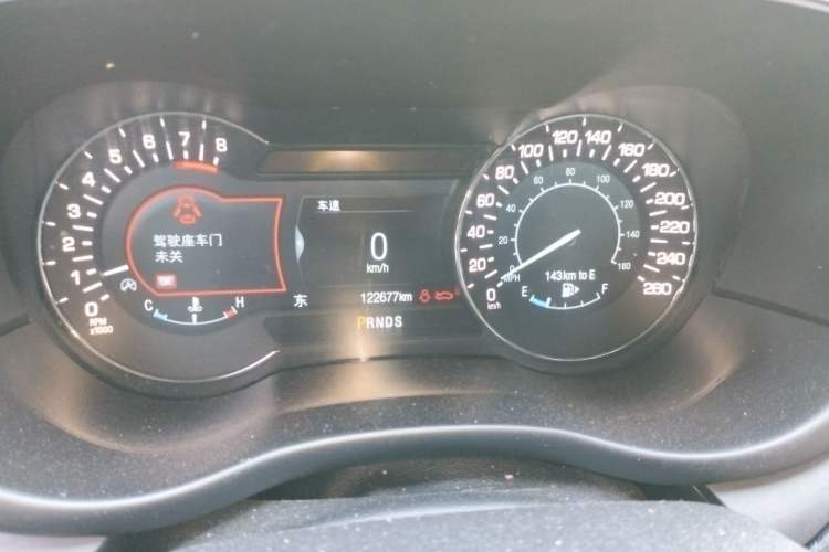 Used Lincoln MKC 2017 2.0T Two-Wheel Drive Deluxe Edition Odometer Close Up