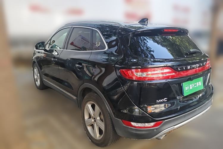 Used Lincoln MKC 2017 2.0T Two-Wheel Drive Deluxe Edition Rear Left 45 Deg