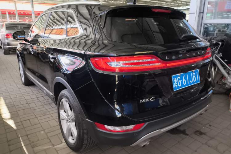 Used Lincoln MKC 2017 2.0T Two-Wheel Drive Deluxe Edition Rear Left 45 Deg