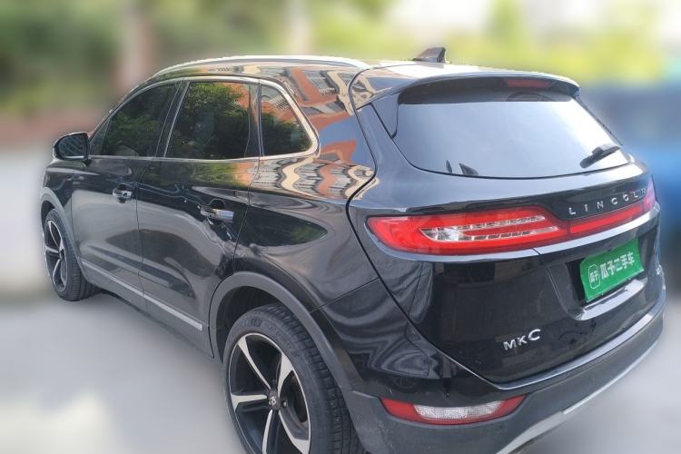 Used Lincoln MKC 2017 2.0T Two-Wheel Drive Deluxe Edition Rear Left 45 Deg
