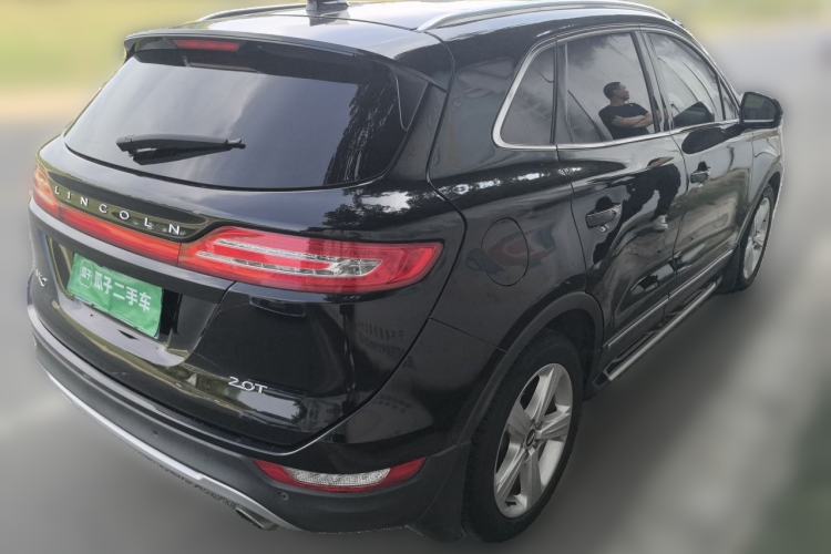 Used Lincoln MKC 2017 2.0T Two-Wheel Drive Deluxe Edition Rear Right 45 Deg