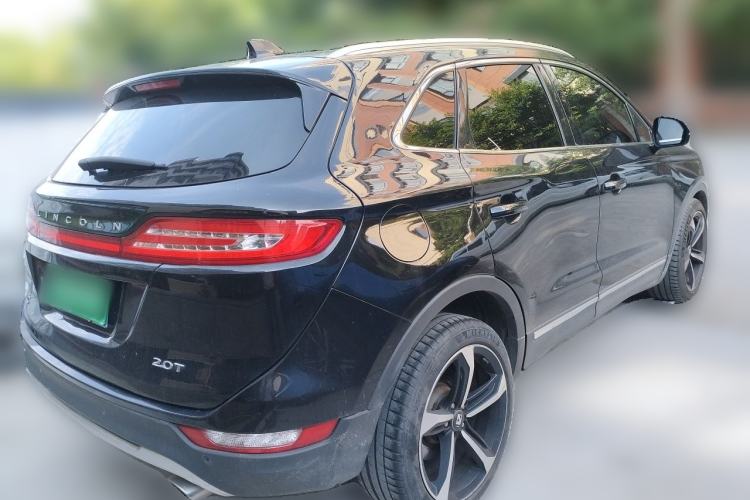 Used Lincoln MKC 2017 2.0T Two-Wheel Drive Deluxe Edition Rear Right 45 Deg