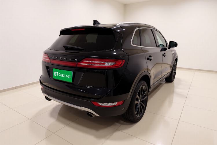 Used Lincoln MKC 2017 2.0T Two-Wheel Drive Deluxe Edition Rear Right 45 Deg