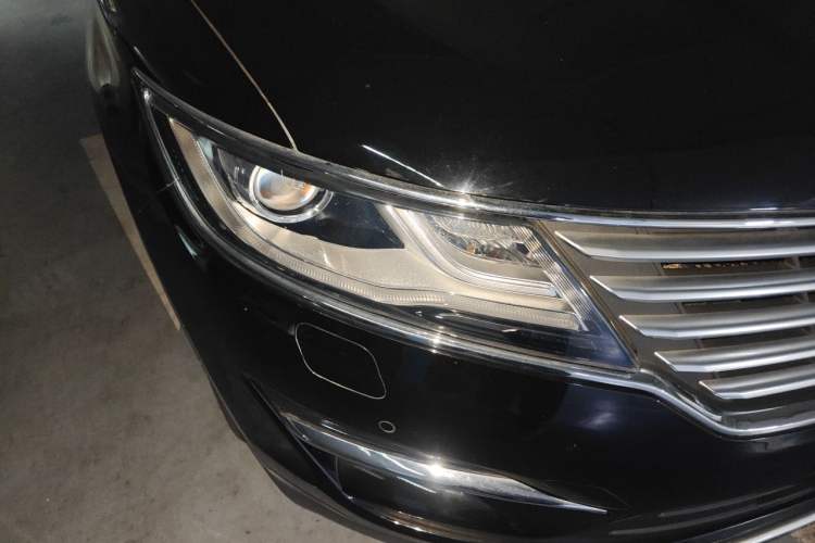 Used Lincoln MKC 2017 2.0T Two-Wheel-Drive Luxury Edition Right Front Headlight