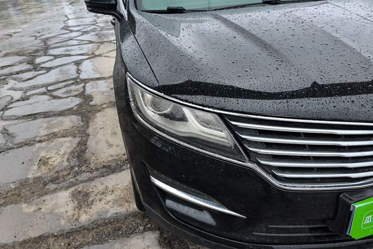 Used Lincoln MKC 2017 2.0T Two-Wheel Drive Deluxe Edition Right Front Headlight