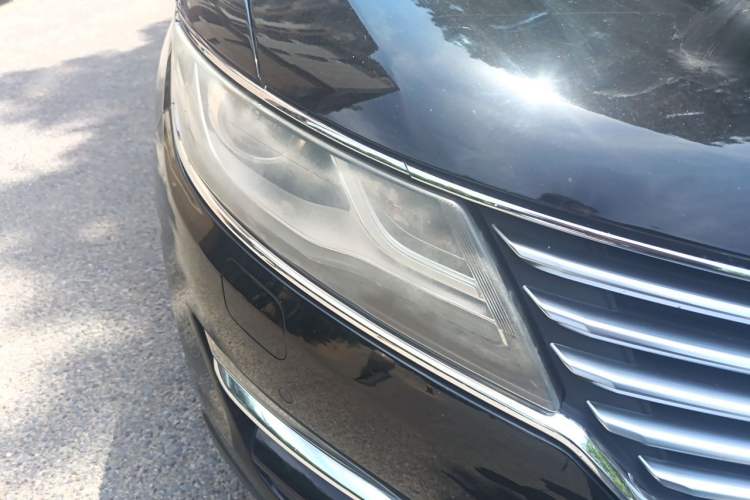 Used Lincoln MKC 2017 2.0T Two-Wheel-Drive Luxury Edition Right Front Headlight