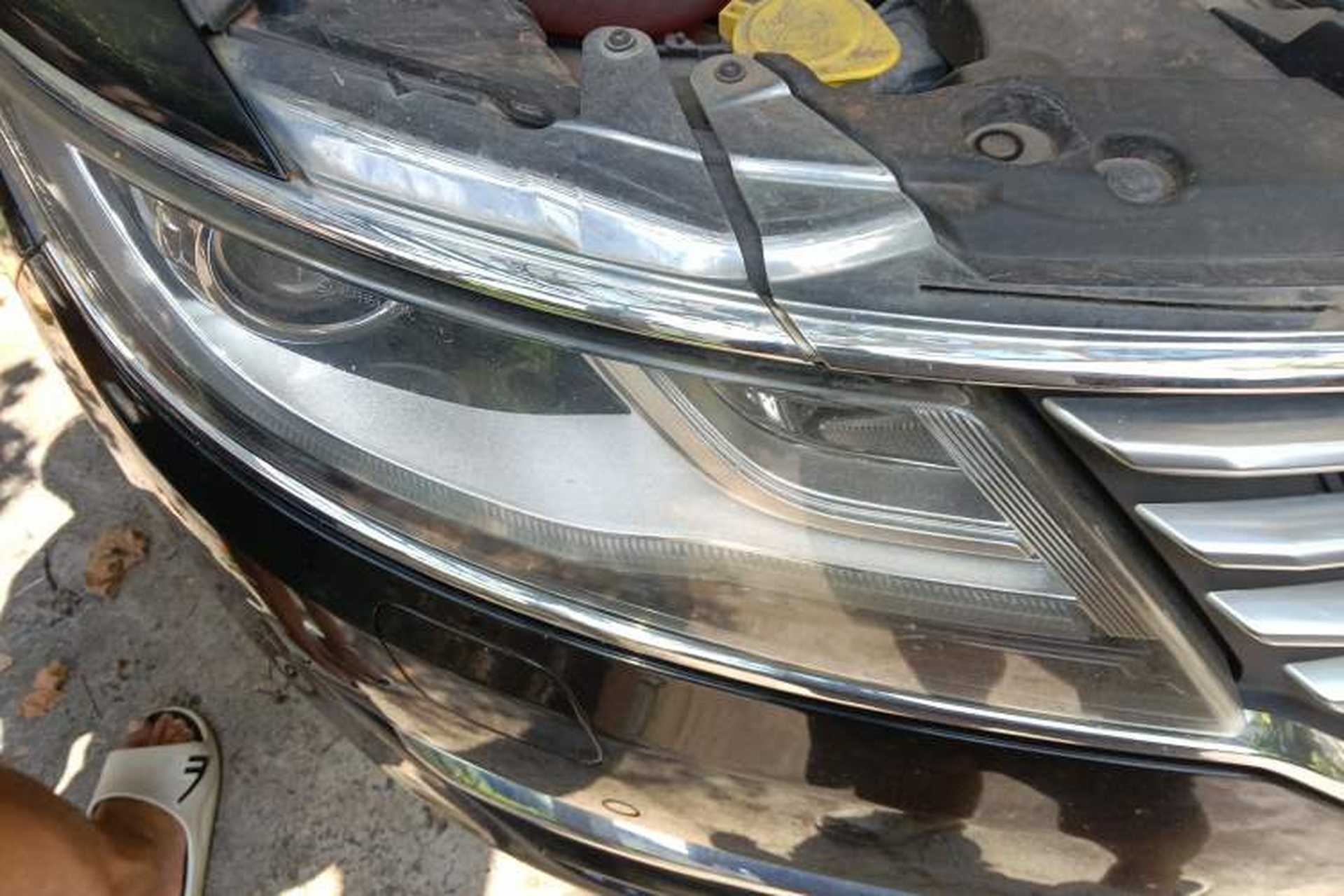 Used Lincoln MKC 2017 2.0T Four-Wheel Drive Prestige Edition Right Front Headlight