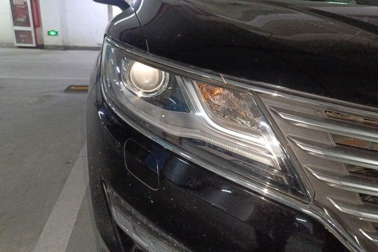 Used Lincoln MKC 2017 2.0T Two-Wheel Drive Deluxe Edition