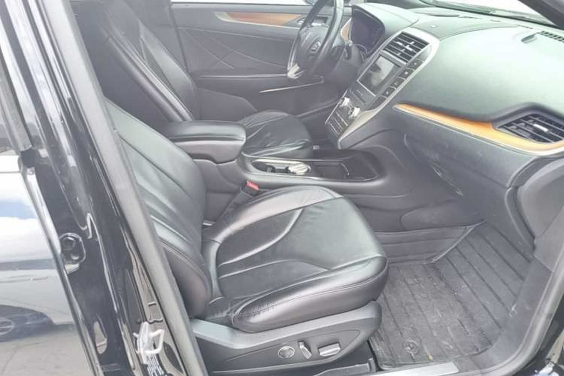 Used Lincoln MKC 2017 2.0T Two-Wheel-Drive Luxury Edition Right Front Seat