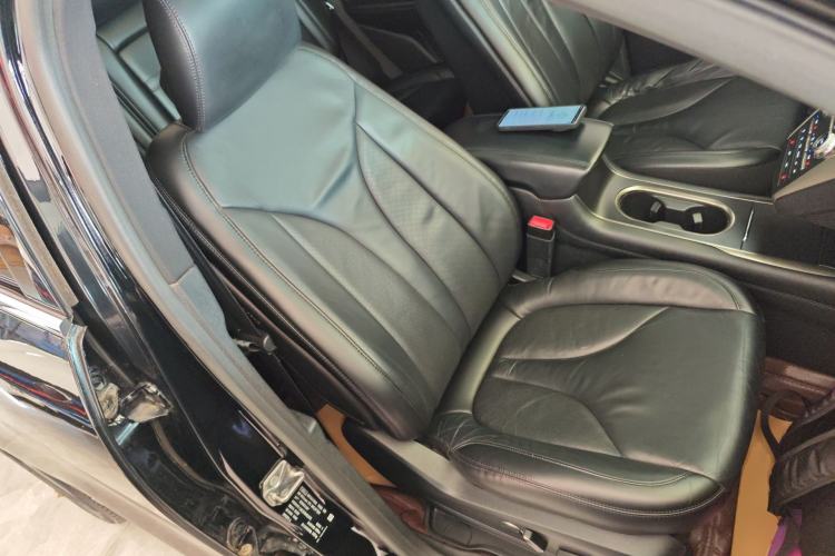 Used Lincoln MKC 2017 2.0T Two-Wheel Drive Deluxe Edition Right Front Seat