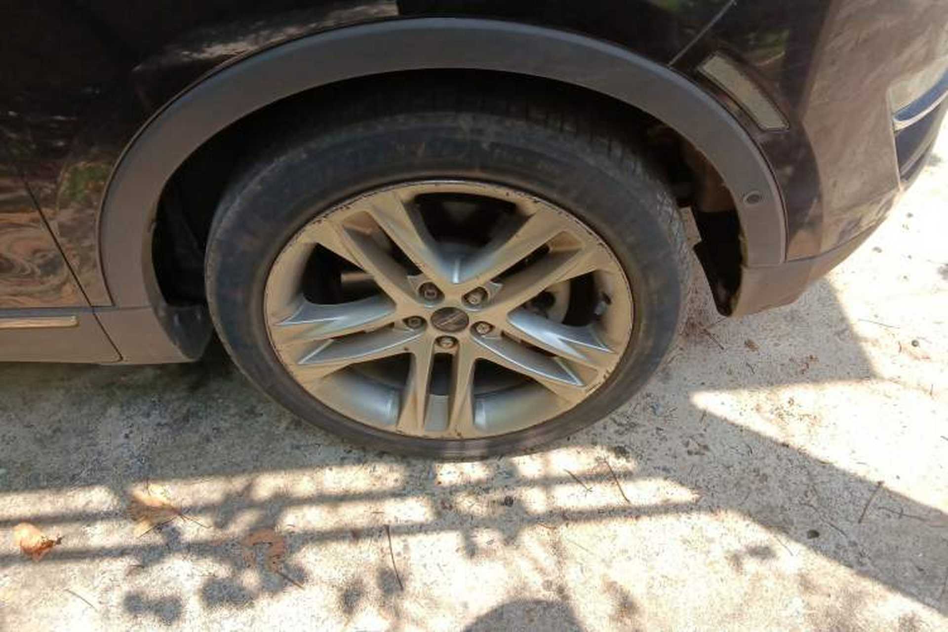 Used Lincoln MKC 2017 2.0T Four-Wheel Drive Prestige Edition Right Front Wheel Hub