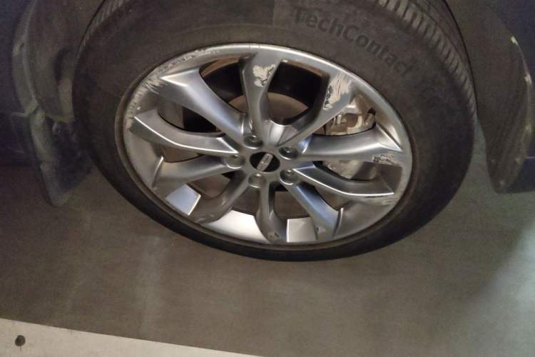 Used Lincoln MKC 2017 2.0T Four-Wheel Drive Zunya Edition Right Front Wheel Hub