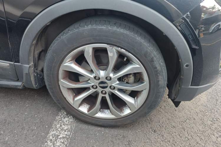 Used Lincoln MKC 2017 2.0T Two-Wheel-Drive Luxury Edition Right Front Wheel Hub