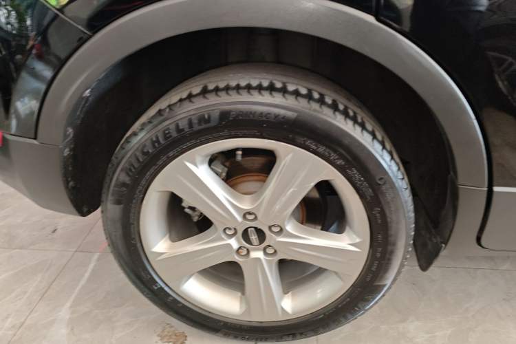 Used Lincoln MKC 2017 2.0T Two-Wheel Drive Deluxe Edition Right Rear Wheel Hub