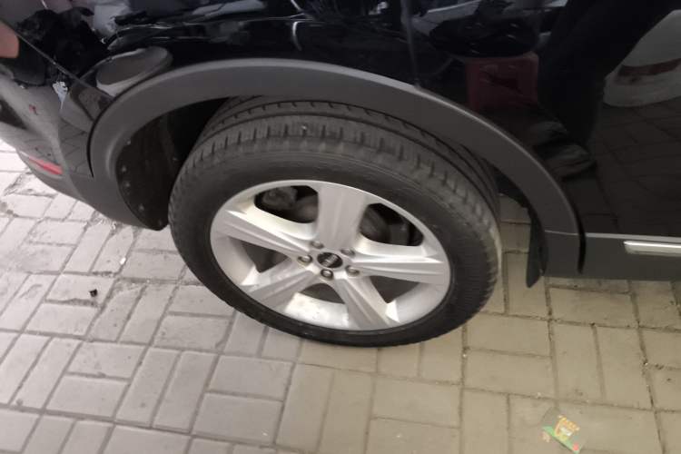Used Lincoln MKC 2017 2.0T Two-Wheel Drive Deluxe Edition Right Rear Wheel Hub