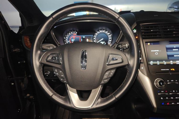 Used Lincoln MKC 2017 2.0T Two-Wheel-Drive Luxury Edition Steering Wheel