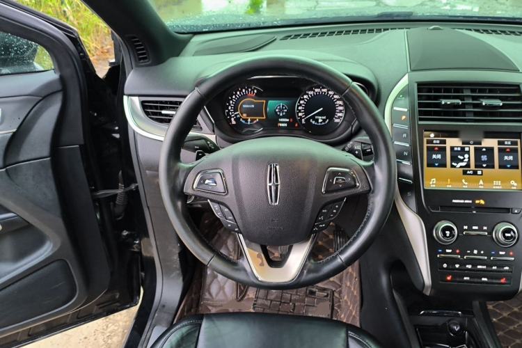 Used Lincoln MKC 2017 2.0T Two-Wheel Drive Deluxe Edition Steering Wheel