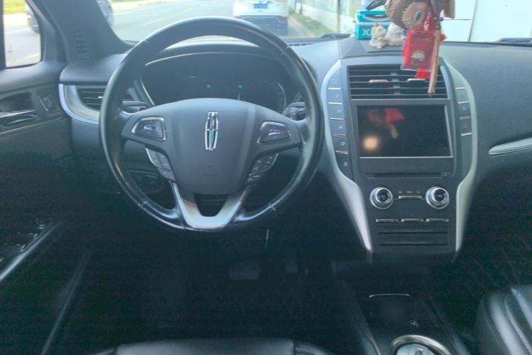 Used Lincoln MKC 2017 2.0T Two-Wheel Drive Deluxe Edition Steering Wheel