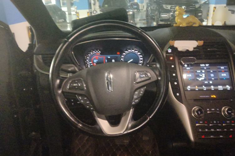 Used Lincoln MKC 2017 2.0T Two-Wheel Drive Deluxe Edition Steering Wheel