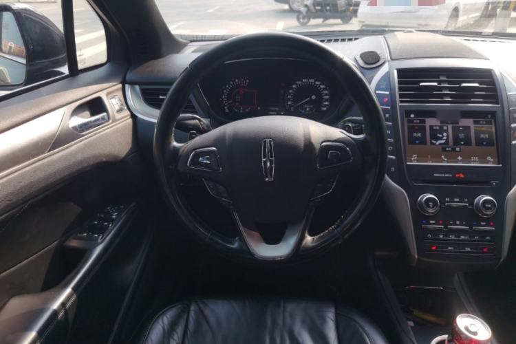 Used Lincoln MKC 2017 2.0T Two-Wheel Drive Deluxe Edition Steering Wheel
