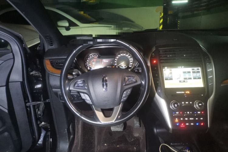 Used Lincoln MKC 2017 2.0T Four-Wheel Drive Zunya Edition Steering Wheel
