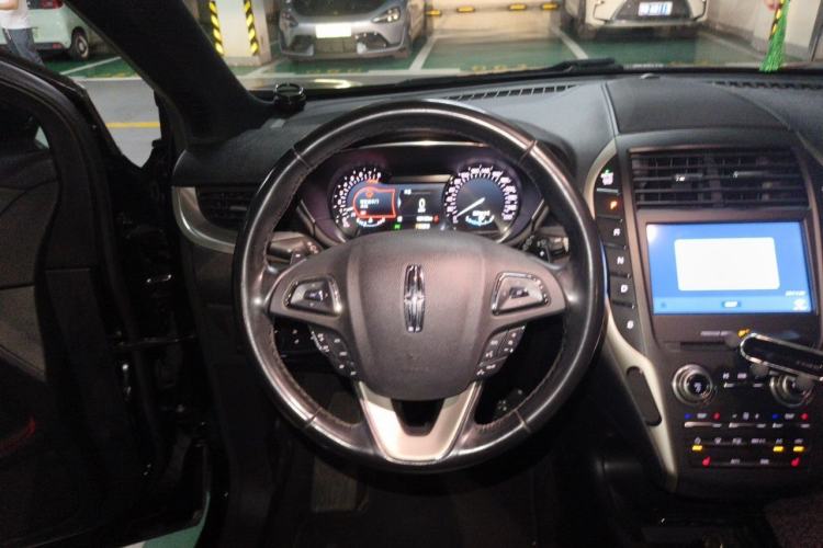 Used Lincoln MKC 2017 2.0T Two-Wheel Drive Deluxe Edition Steering Wheel