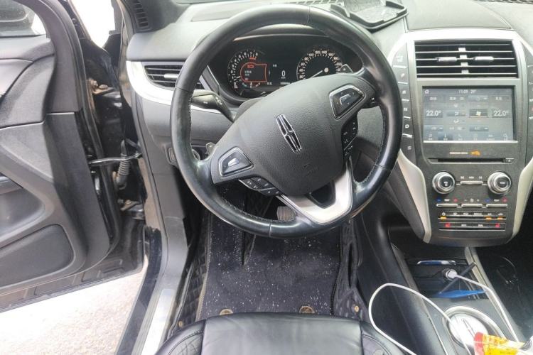 Used Lincoln MKC 2017 2.0T Two-Wheel Drive Deluxe Edition Steering Wheel