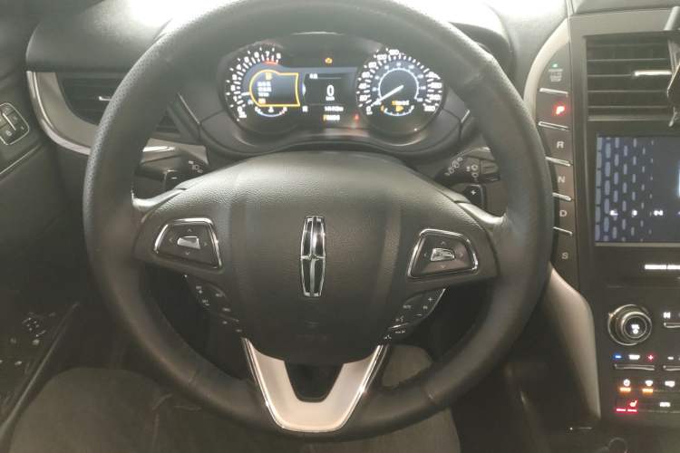 Used Lincoln MKC 2017 2.0T Two-Wheel Drive Zunyue Edition Steering Wheel