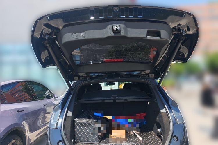 Used Lincoln MKC 2017 2.0T Two-Wheel Drive Deluxe Edition Trunk