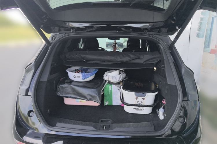 Used Lincoln MKC 2017 2.0T Two-Wheel Drive Deluxe Edition Trunk
