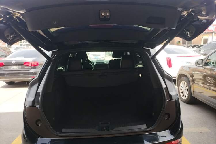 Used Lincoln MKC 2017 2.0T Two-Wheel Drive Deluxe Edition Trunk