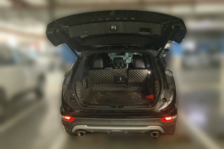 Used Lincoln MKC 2017 2.0T Two-Wheel Drive Deluxe Edition Trunk