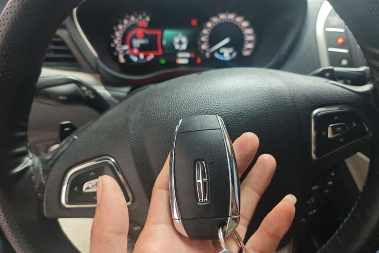 Used Lincoln MKC 2017 2.0T Two-Wheel Drive Deluxe Edition Vehicle Key