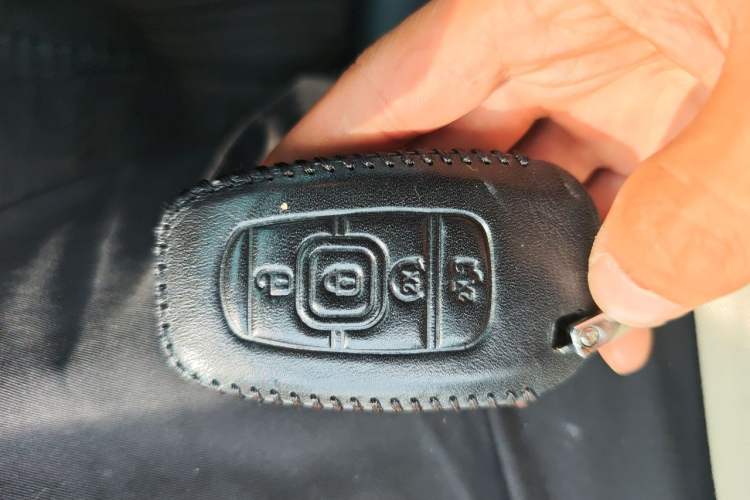 Used Lincoln MKC 2017 2.0T Two-Wheel Drive Deluxe Edition Vehicle Key