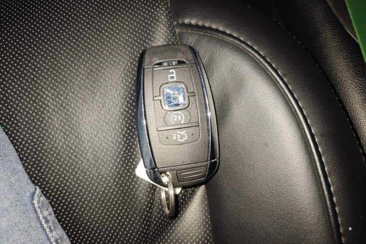 Used Lincoln MKC 2017 2.0T Two-Wheel-Drive Luxury Edition Vehicle Key