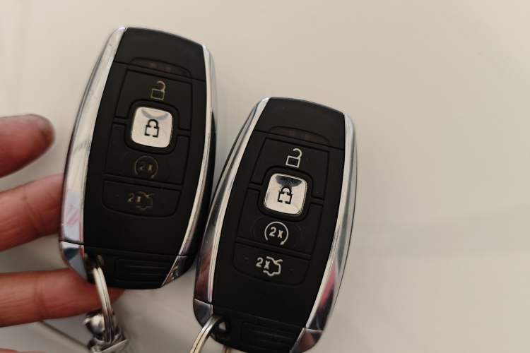 Used Lincoln MKC 2017 2.0T Two-Wheel Drive Deluxe Edition Vehicle Key