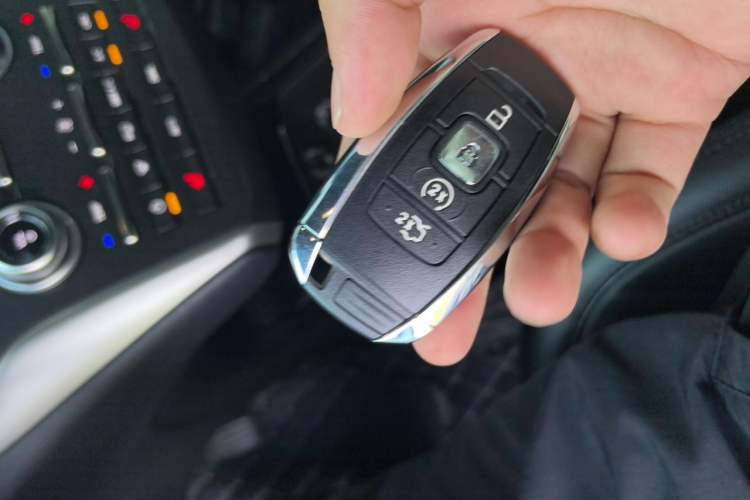 Used Lincoln MKC 2017 2.0T Two-Wheel Drive Deluxe Edition Vehicle Key