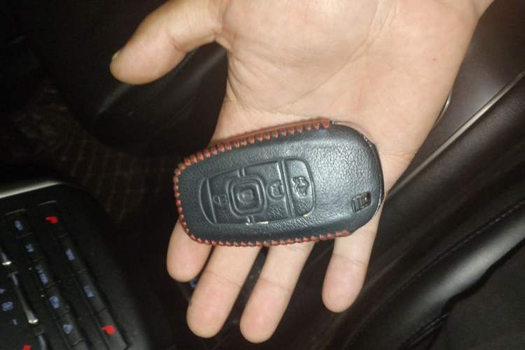 Used Lincoln MKC 2017 2.0T Two-Wheel Drive Deluxe Edition Vehicle Key