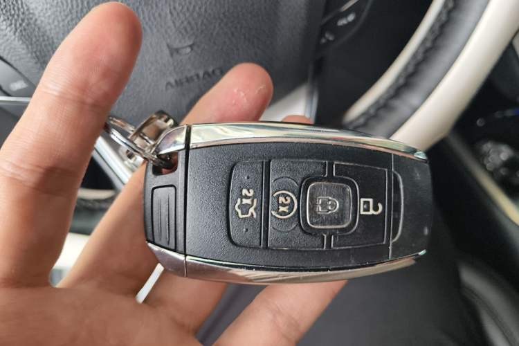Used Lincoln MKC 2017 2.0T Two-Wheel Drive Deluxe Edition Vehicle Key
