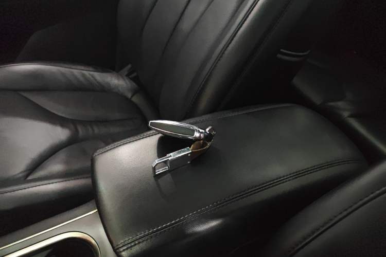 Used Lincoln MKC 2017 2.0T Two-Wheel Drive Deluxe Edition Vehicle Key
