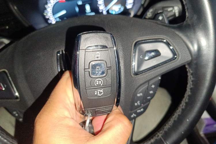 Used Lincoln MKC 2017 2.0T Two-Wheel Drive Deluxe Edition