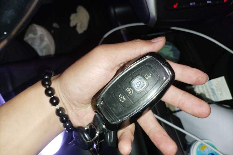 Used Lincoln MKC 2017 2.0T Two-Wheel Drive Deluxe Edition Vehicle Key