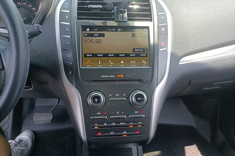 Used Lincoln MKC 2017 2.0T Two-Wheel Drive Deluxe Edition Audio And AC Panel