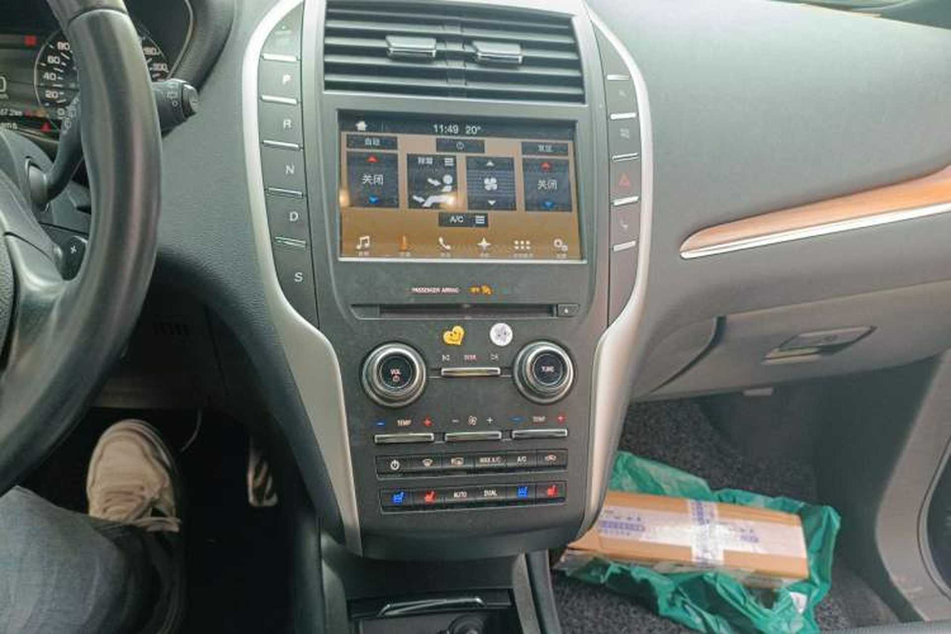 Used Lincoln MKC 2017 2.0T Four-Wheel Drive Zunya Edition Audio And AC Panel