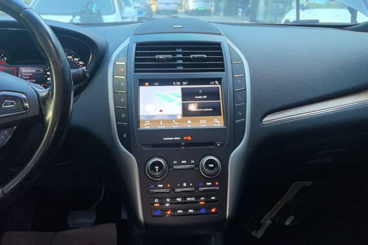 Used Lincoln MKC 2017 2.0T Four-Wheel Drive Zunya Edition Audio And AC Panel