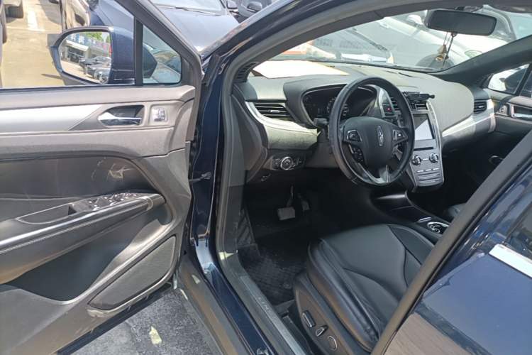 Used Lincoln MKC 2017 2.0T Two-Wheel Drive Deluxe Edition Driver Seat