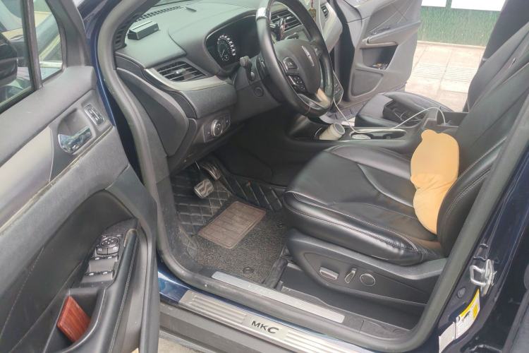 Used Lincoln MKC 2017 2.0T Two-Wheel Drive Deluxe Edition Driver Seat