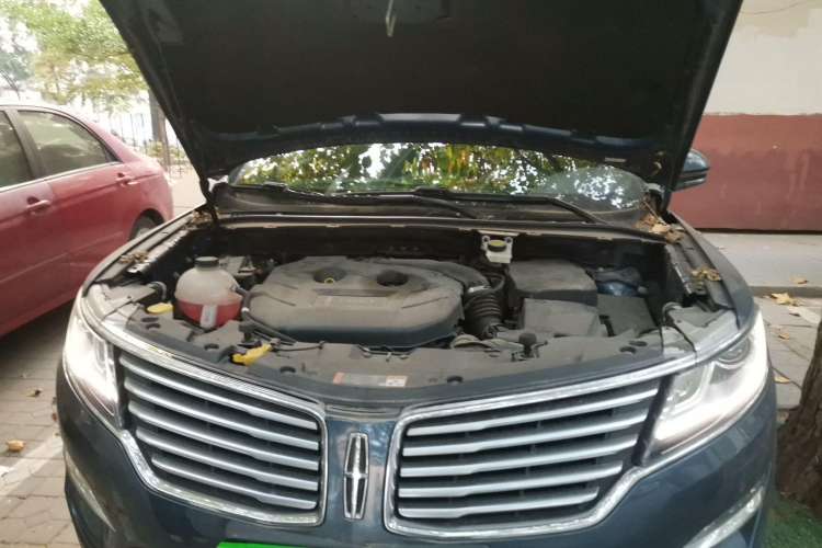 Used Lincoln MKC 2017 2.0T Two-Wheel-Drive Luxury Edition Engine Bay
