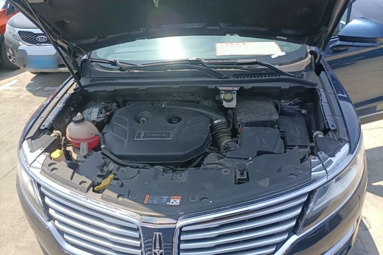Used Lincoln MKC 2017 2.0T Two-Wheel Drive Deluxe Edition Engine Bay