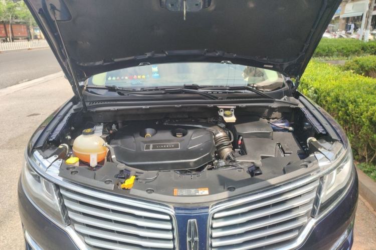 Used Lincoln MKC 2017 2.0T Two-Wheel-Drive Luxury Edition Engine Bay